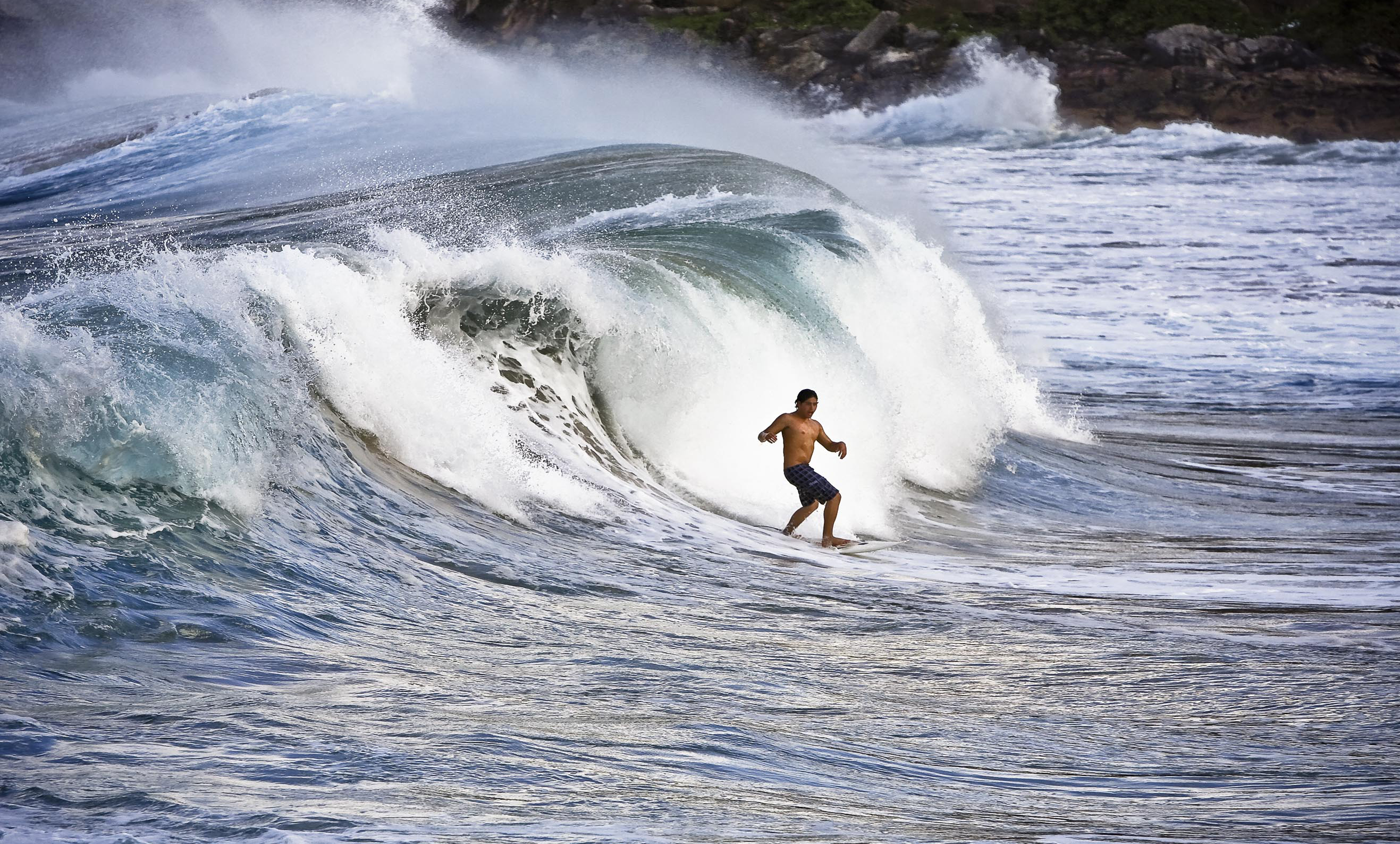 A surfer at Freshwater Beach Australia, Pyry Antero Pietiläinen Photography, pyryantero